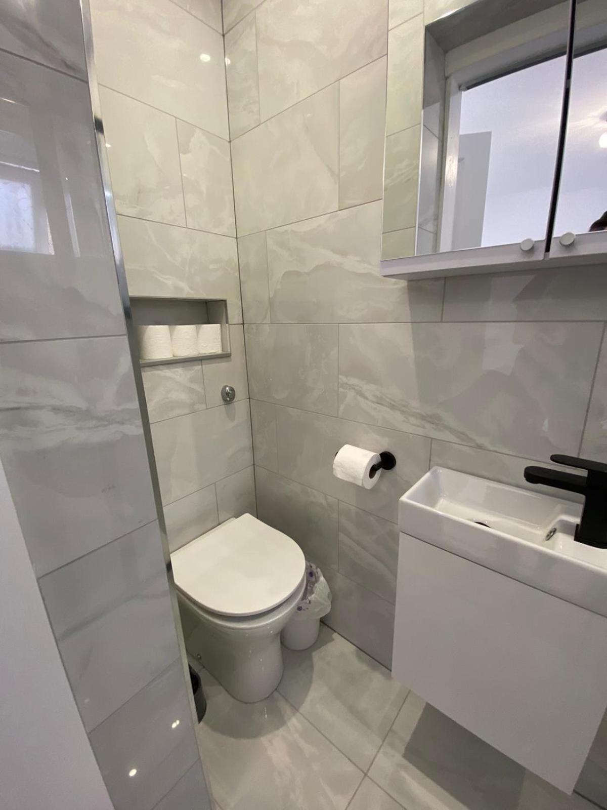 Beautiful Newly Renovated House Sleeps 6 People, Only 12 Minutes By Tube To Oxford Circus Londra